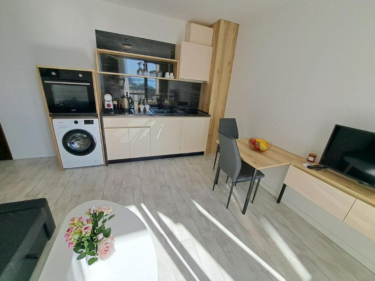 Onyx 2 Private Beach Apartment Светий Влас Екстер'єр фото